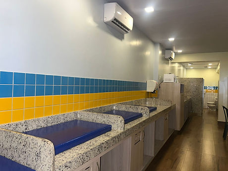 Corredor com trocadores, ambiente limpo e climatizado